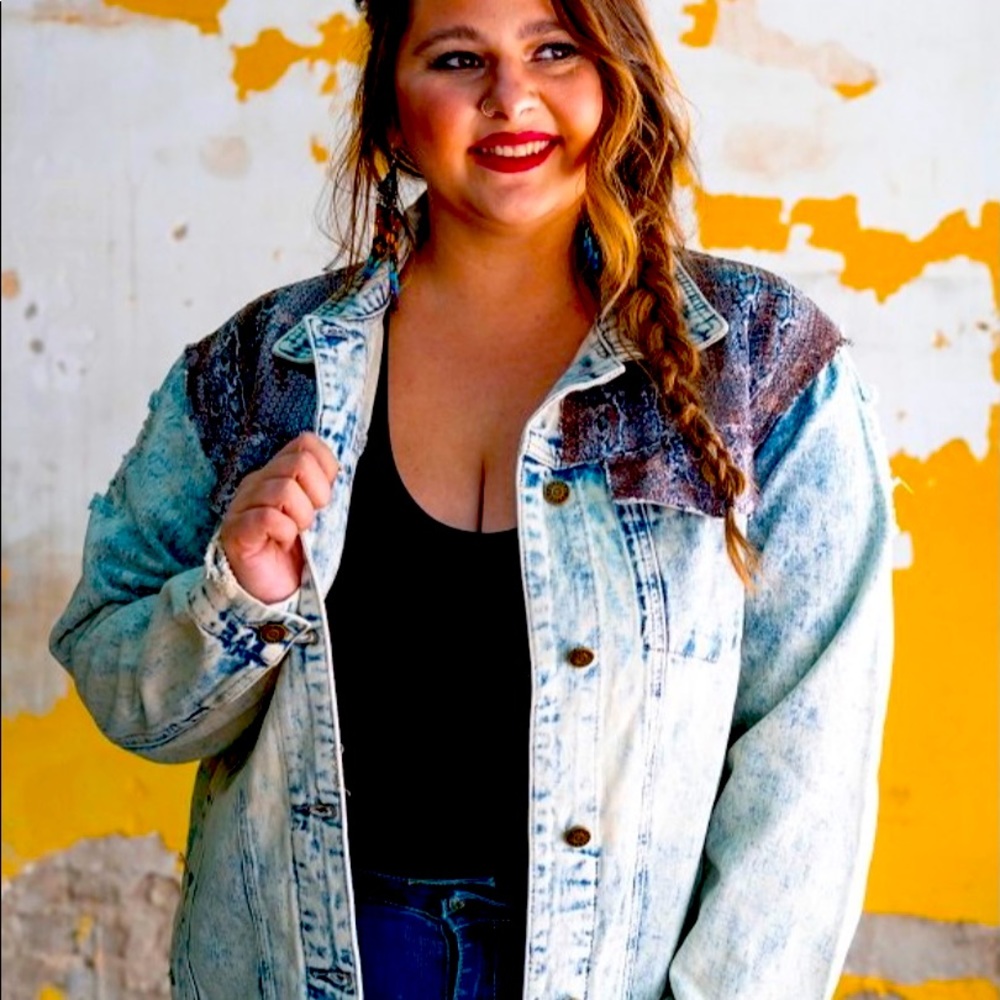 COPY - Denim sequins snake print jacket